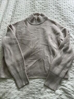 lululemon athletica Lightweight Mock Turtleneck Sweater - Taupe Beige Size 4